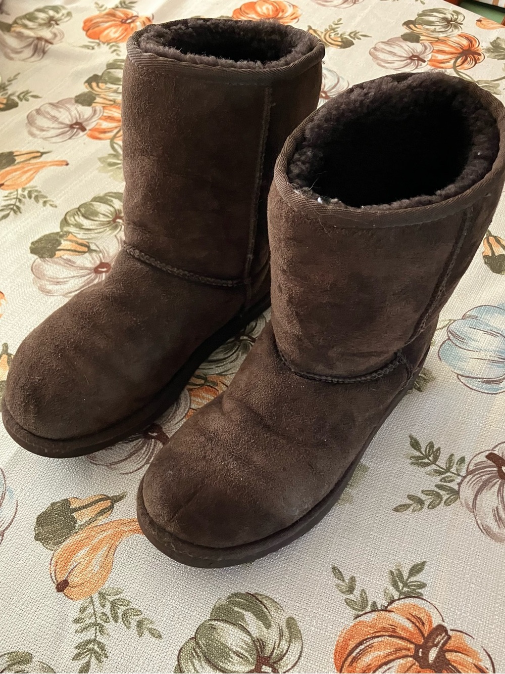 UGG Women's Short Suede Boots in Dark Brown